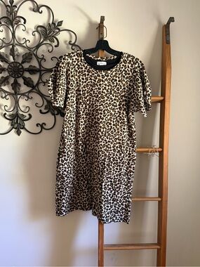 Velvet Leopard Print Crewneck Top - Black, Brown, Tan